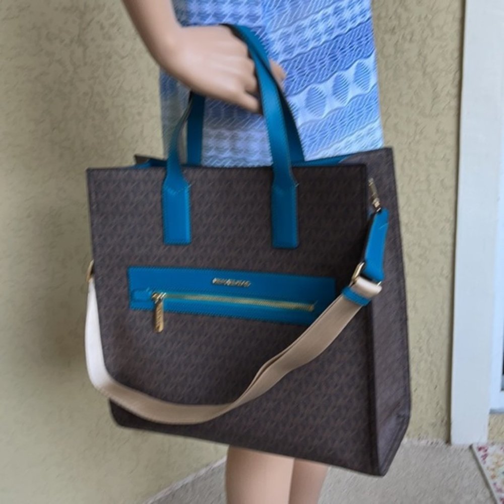 Michael Kors Kenly Large Tote - Picture 12 of 15